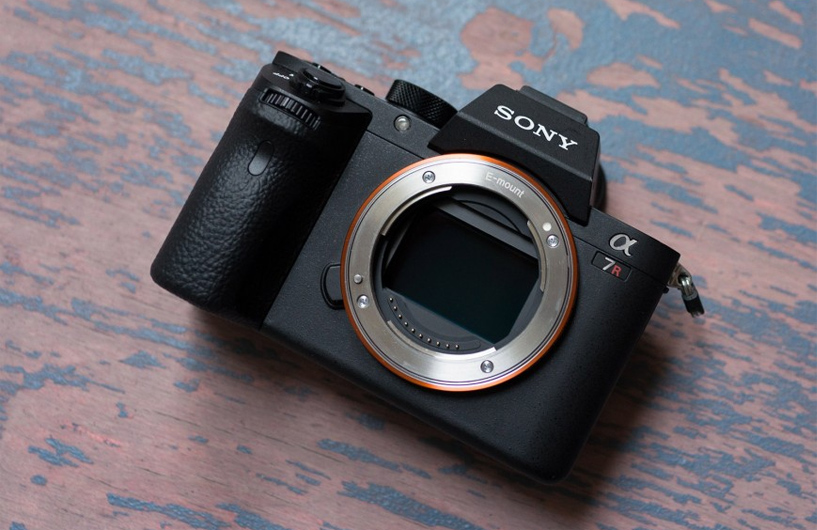 هيكل Sony Alpha ILCE-7RM2